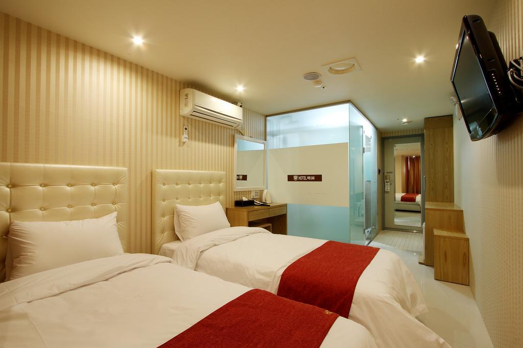 Hotel Myeongdong Seoul Room photo