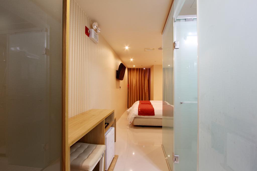 Hotel Myeongdong Seoul Exterior photo